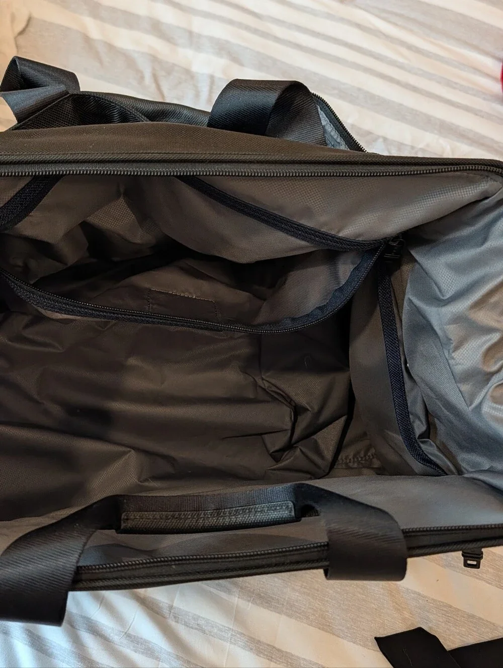 LIKE NEW Tumi Alpha Weekender Bag